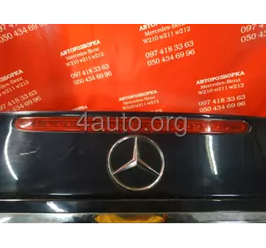 Mercedes W211 стоп-сигнал задний дополнительный 2118201556